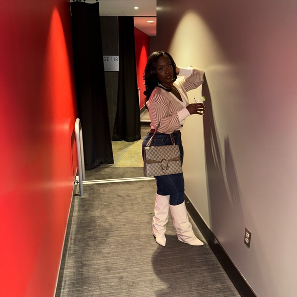 Meet your Posher, Nakiesha - Picture 5 of 16